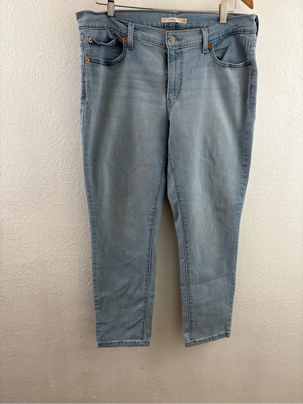 Levi's boyfriend ankle jeans comfortable mid-rise fit classic five pockets 32